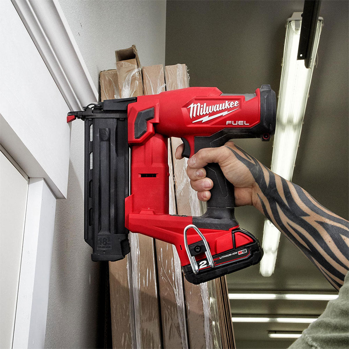 Milwaukee M18FN18GS-202X 18V FUEL Brushless Straight Finish Nailer 18G with 2 x 2.0Ah Battery, Charger & Case 4933471408 - MonkeyTools