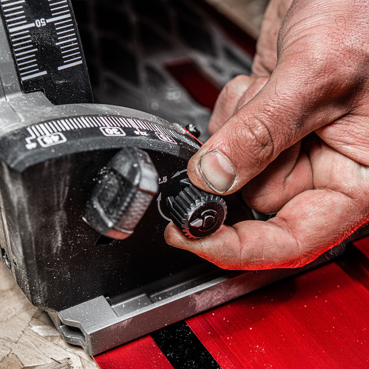 Milwaukee M18FPS55-0P 18V 165mm Fuel Brushless Plunge Saw with 2 x 5.0Ah Battery & Guide Rail Kit - MonkeyTools