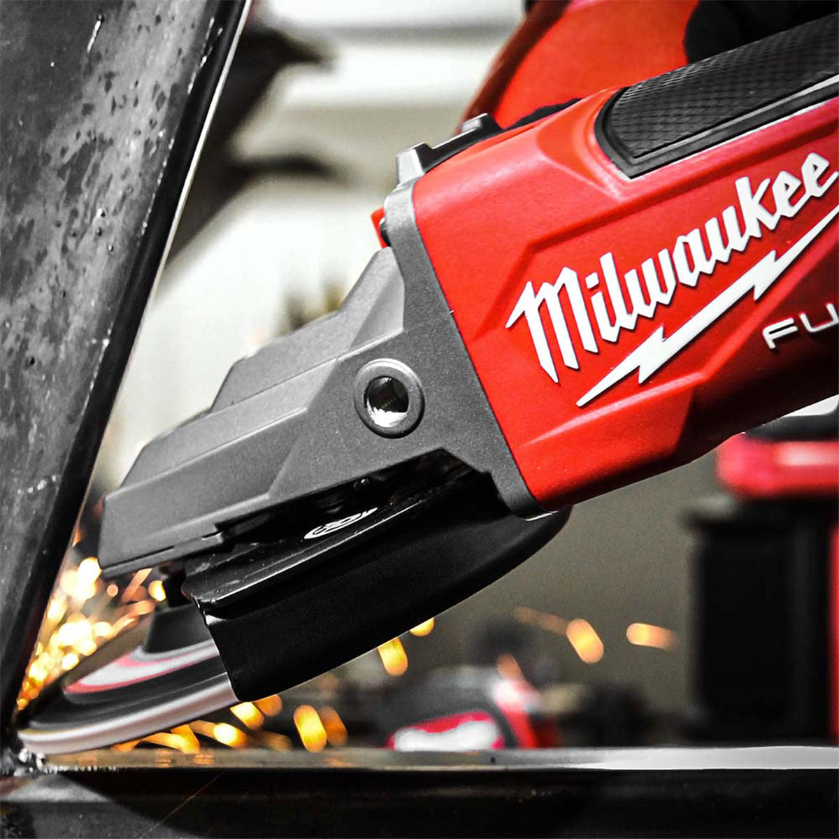 Milwaukee M18FSAGF125XPDB-0X 18V Fuel Brushless 125mm Angle Grinder with 1 x 5.0Ah Battery Charger & Case - MonkeyTools