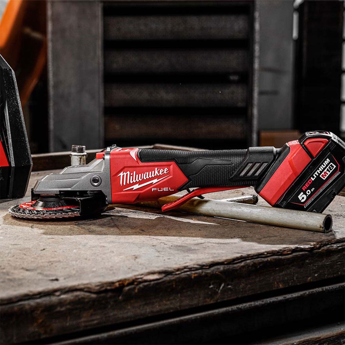 Milwaukee M18FSAGF125XPDB-0X 18V Fuel Brushless 125mm Angle Grinder with 1 x 5.0Ah Battery Charger & Case - MonkeyTools