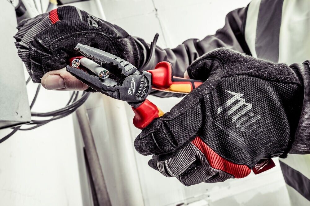 Milwaukee 4932464571 165mm VDE Combination Pliers 10mm Capacity - MonkeyTools