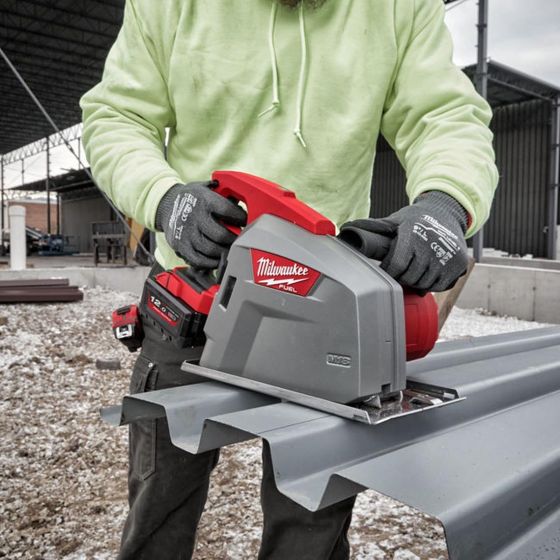 MILWAUKEE M18 FMCS66-0C 18V 203MM CIRCULAR SAW BODY ONLY IN CARRY CASE - MonkeyTools