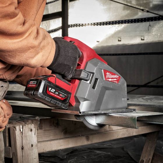 MILWAUKEE M18 FMCS66-0C 18V 203MM CIRCULAR SAW BODY ONLY IN CARRY CASE - MonkeyTools