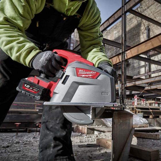 MILWAUKEE M18 FMCS66-0C 18V 203MM CIRCULAR SAW BODY ONLY IN CARRY CASE - MonkeyTools