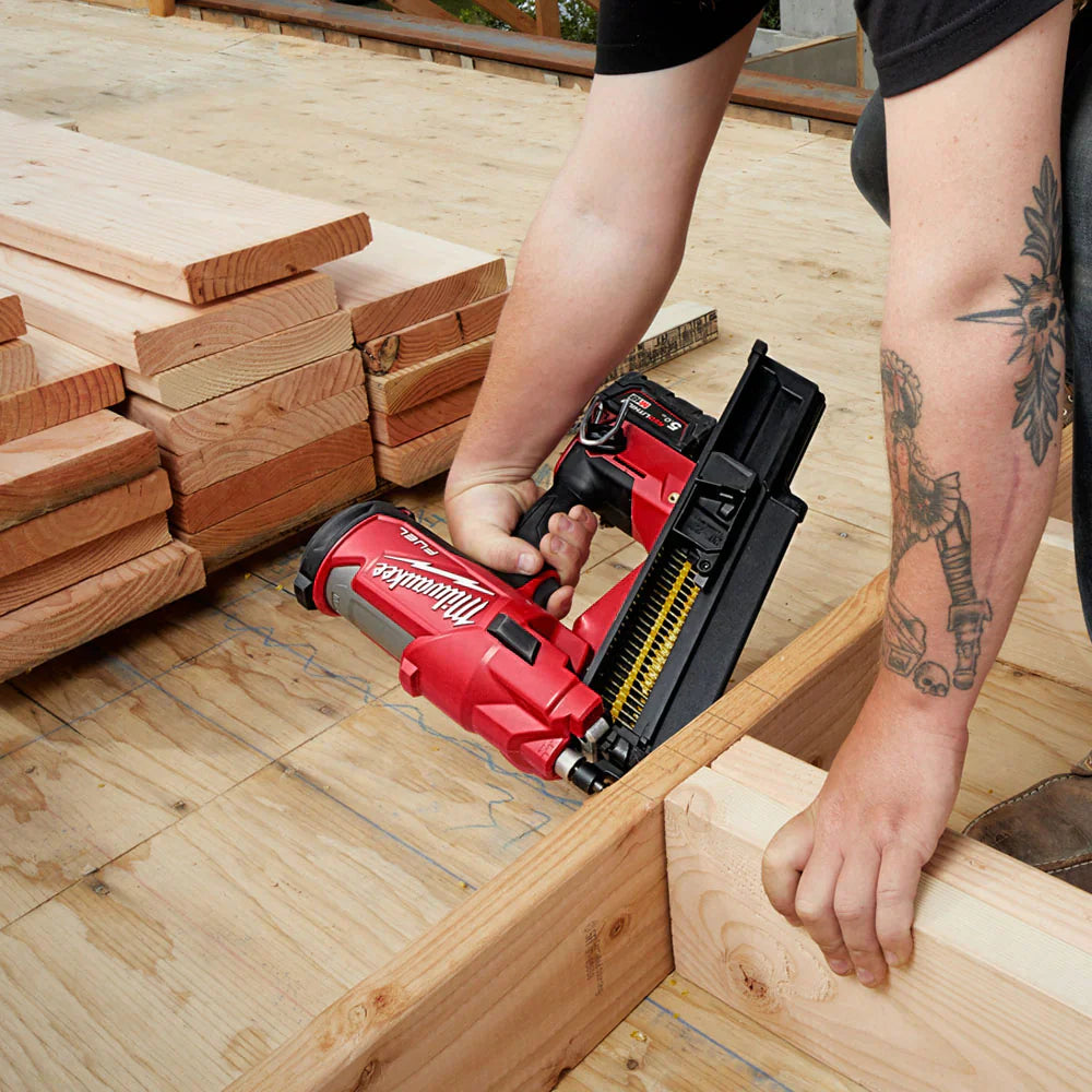 Milwaukee M18 FPP2BE-522B 18V FUEL Twin Nail Gun Nailer with 1 x 5.0Ah, 1 x 2.0Ah Battery Charger & Bag 4933492429 - MonkeyTools