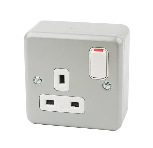 MK METALCLAD PLUS 13A 1-GANG DP SWITCHED METAL CLAD PLUG SOCKET WITH WHITE INSERTS - MonkeyTools