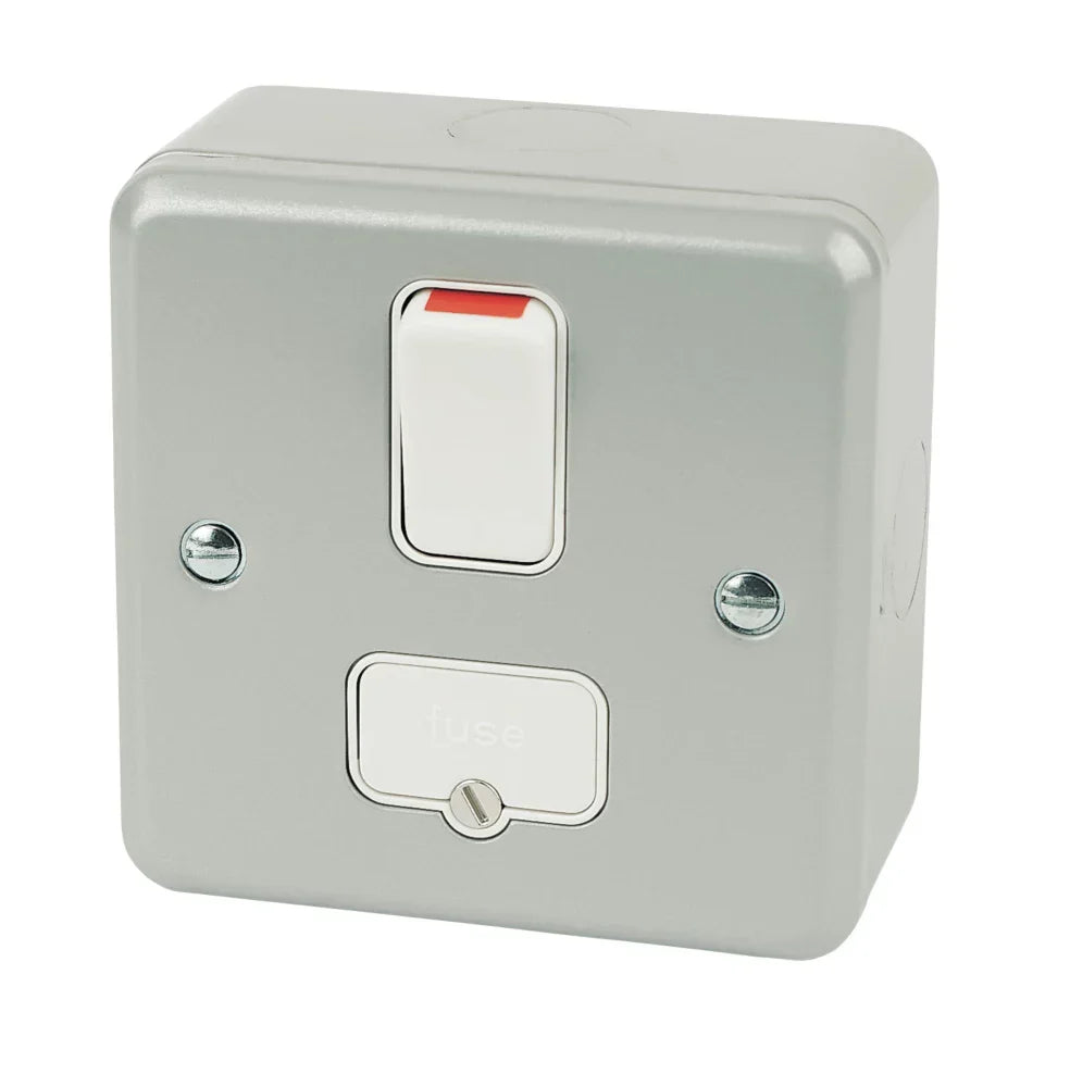 MK METALCLAD PLUS 13A SWITCHED METAL CLAD FUSED SPUR ALUMINIUM WITH WHITE INSERTS - MonkeyTools