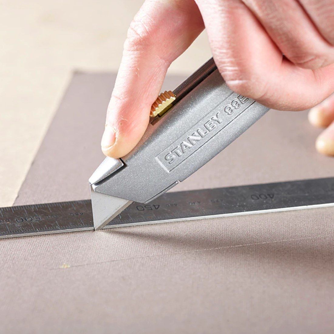 STANLEY 2-10-099 99E RETRACTABLE BLADE KNIFE INC 3X BLADES - MonkeyTools