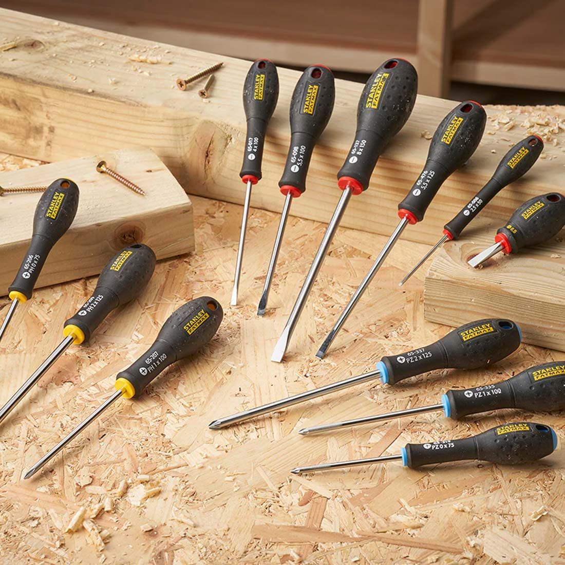 STANLEY FMHT65426-0 FATMAX ASSORTED SCREWDRIVER SET X12 PCS - MonkeyTools